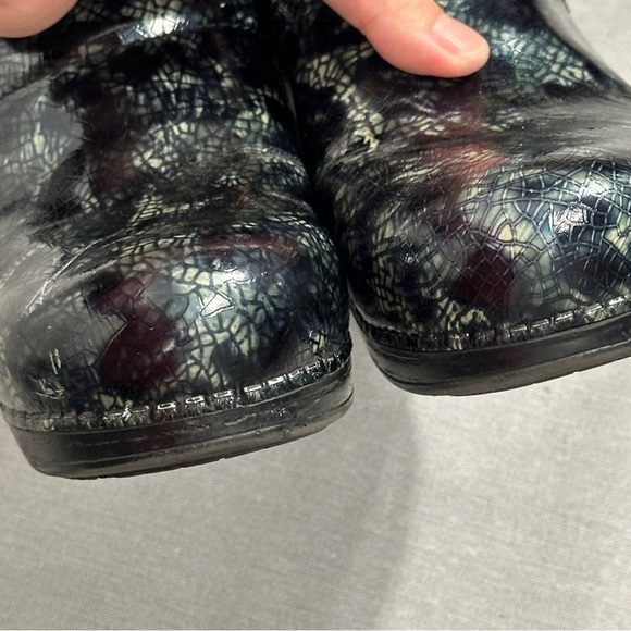 Dansko Professional Women's clogs/shoes, snakeskin pattern, size 40 - Picture 10 of 11